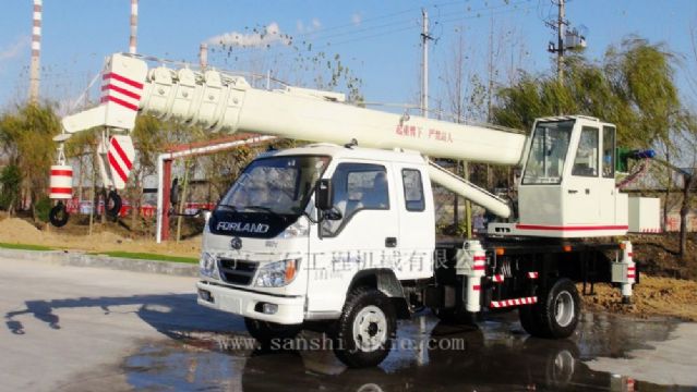 點擊查看詳細信息<br>標題：8噸汽車吊 閱讀次數：2763