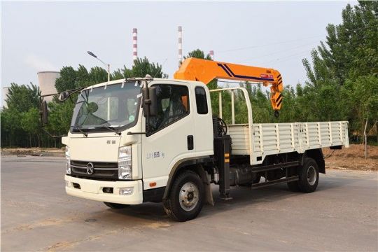 點擊查看詳細信息<br>標題：5噸凱馬隨車吊 閱讀次數：2233