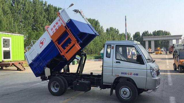 點擊查看詳細信息<br>標題：藍牌時風風菱垃圾車 閱讀次數(shù)：1967